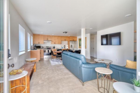 Stay Portland Collection - Spacious Retreat in NE Portland - Sleeps 10